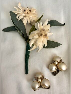1940s 3pc SET - Pearl Pair of Earrings, White Fabric Floral Green Corsage Decor